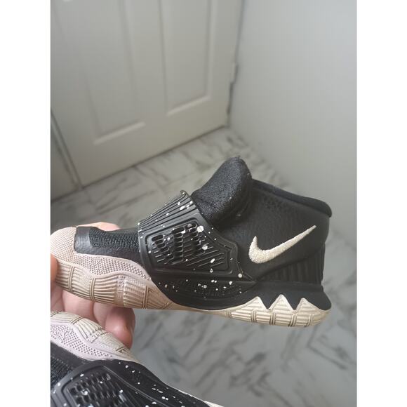 Nike Kyrie 6 Black White Toddler Sneaker Shoe Size 6C - Picture 4 of 8